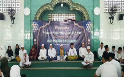 PERINGATAN MAULID NABI : MENGINGAT SEJARAH KELAHIRAN NABI MUHAMMAD SAW
